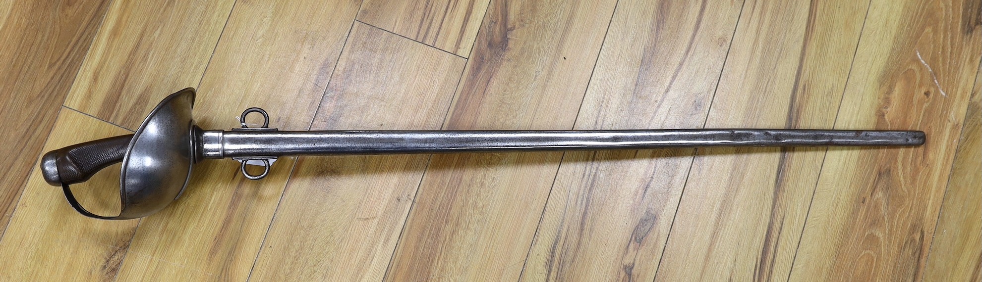 A British 1908 pattern cavalry troopers sword and scabbard by Sanderson Brothers & Neubold Limited, total length 111cm